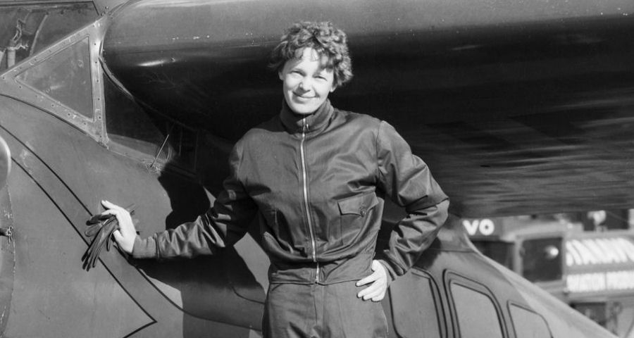 Amelia Earhart - First Woman to Fly Solo Across the Atlantic - A Short Bio.